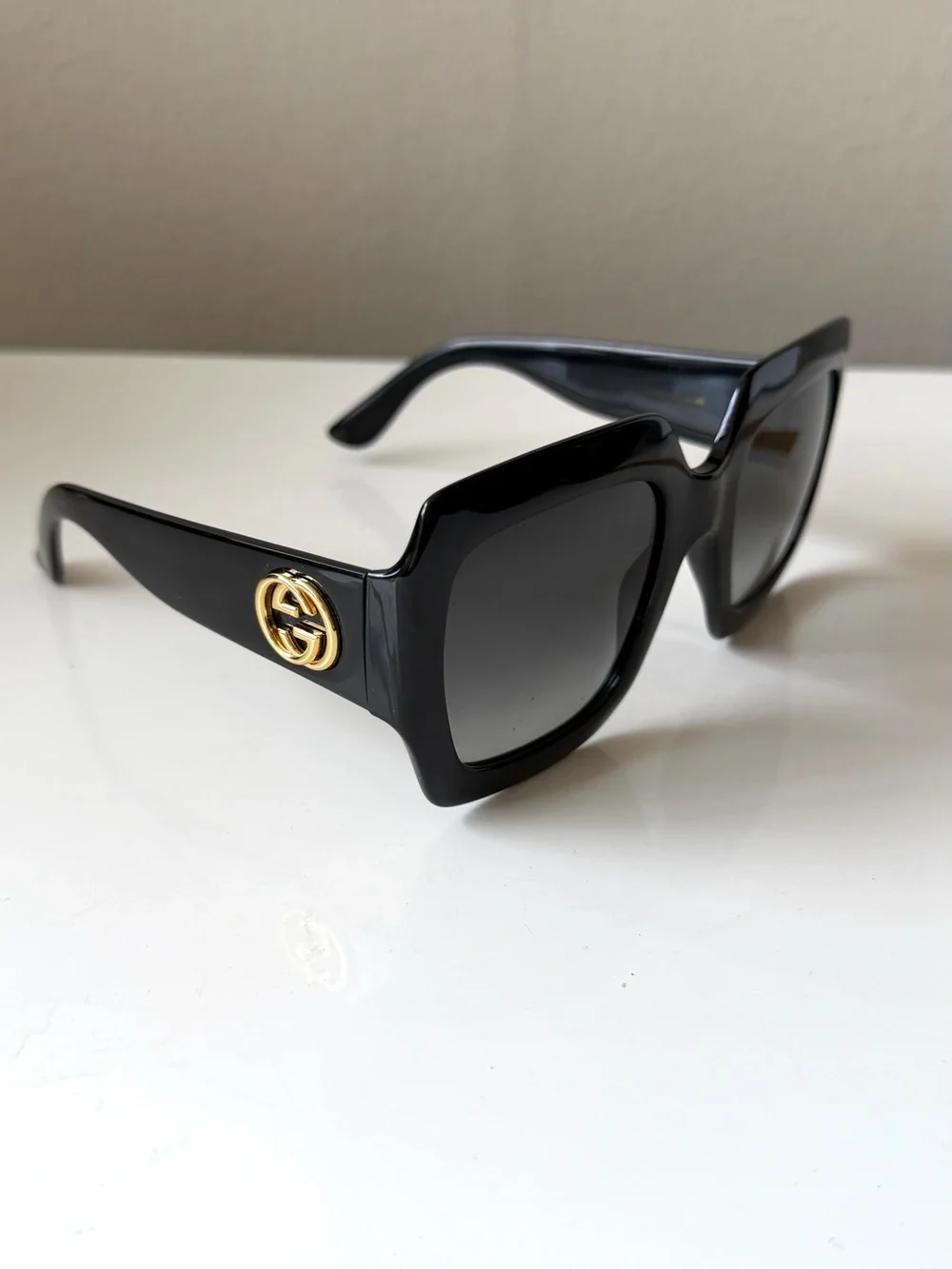 Gucci Authentic‎ Black Oversized Square Sunglasses with Gold GG Emblem